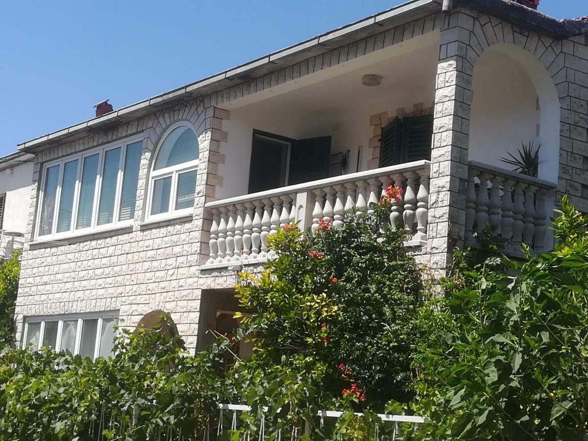 Apartman Lorena สตารีกราด ภายนอก รูปภาพ