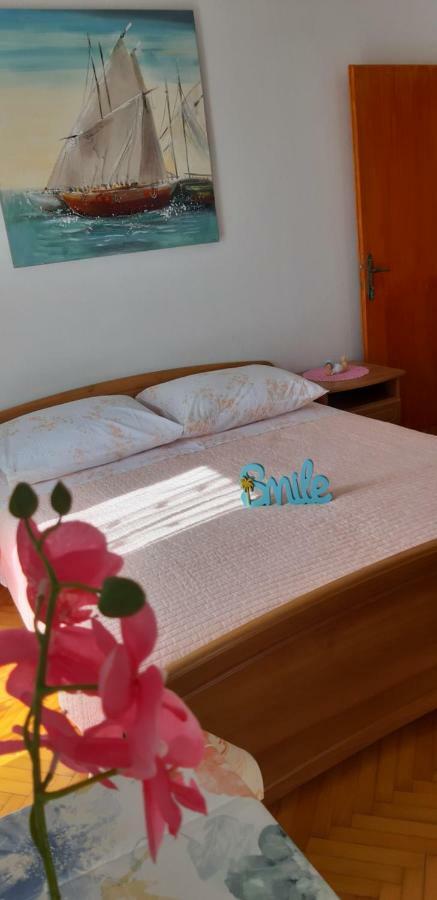 Apartman Lorena สตารีกราด ภายนอก รูปภาพ
