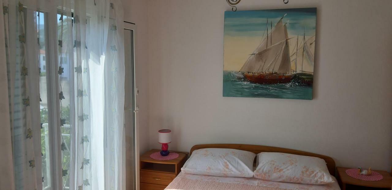 Apartman Lorena สตารีกราด ภายนอก รูปภาพ