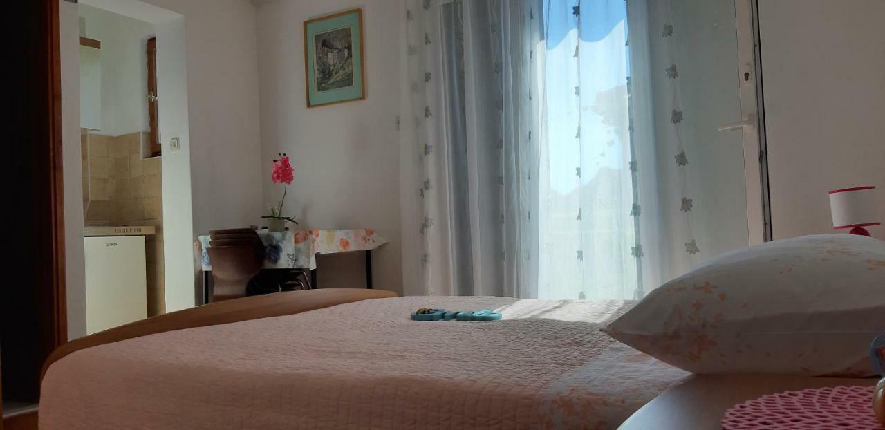 Apartman Lorena สตารีกราด ภายนอก รูปภาพ