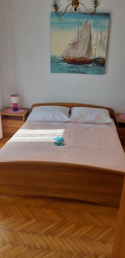 Apartman Lorena สตารีกราด ภายนอก รูปภาพ